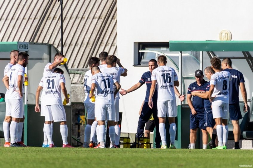 Hibátlan mérleggel vezeti a bajnokságot a VLS