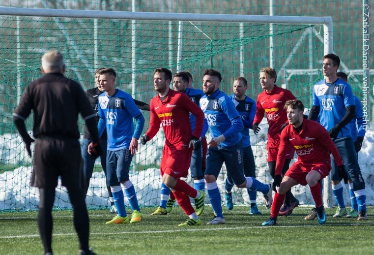 Kiesési rangadóval kezd a VLS Veszprém
